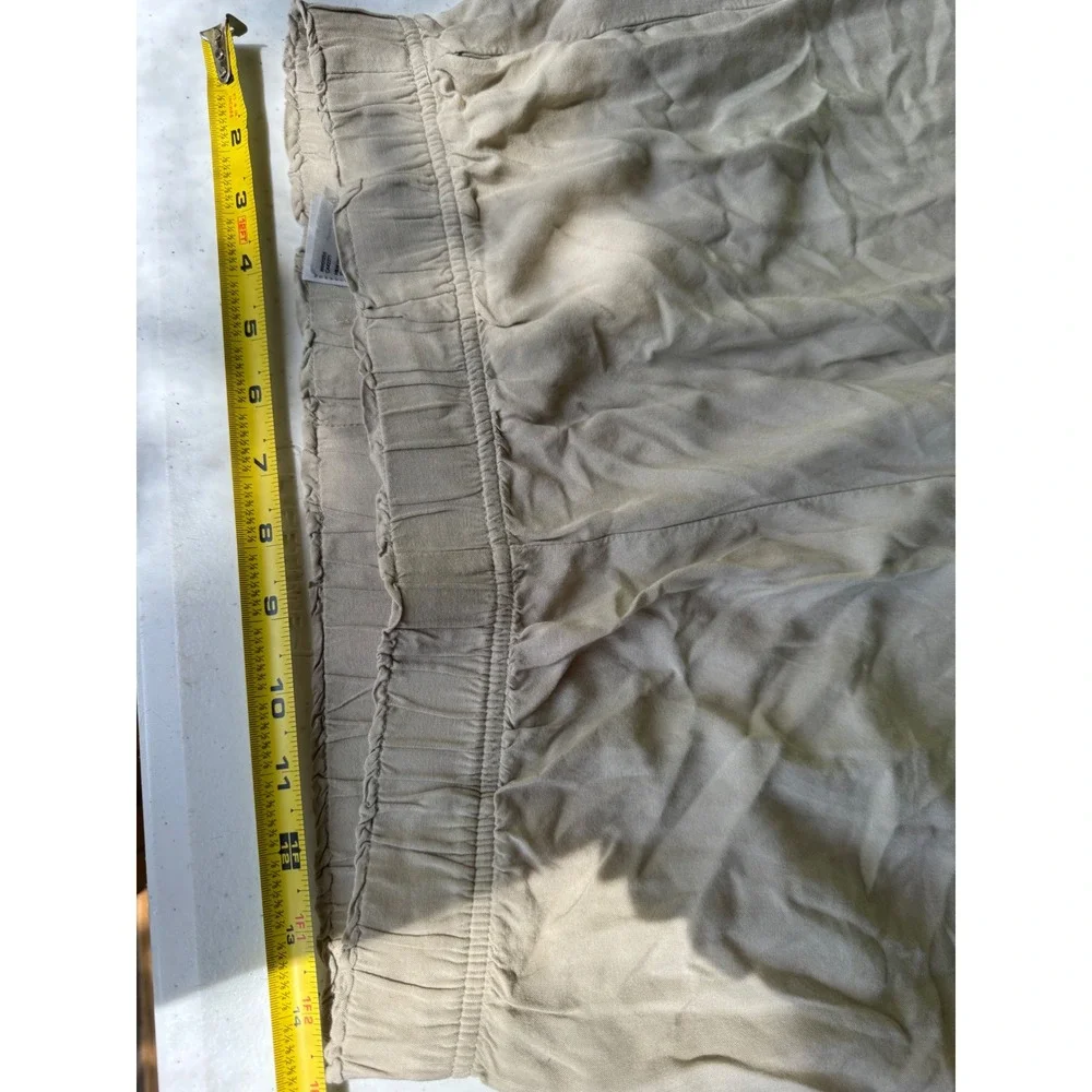 H&M Womens Medium Beige Wide Leg Elastic Waist Cropped Flowy Pants Tan Trousers‎